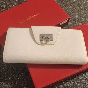 Salvatore Ferragamo White Leather Wallet